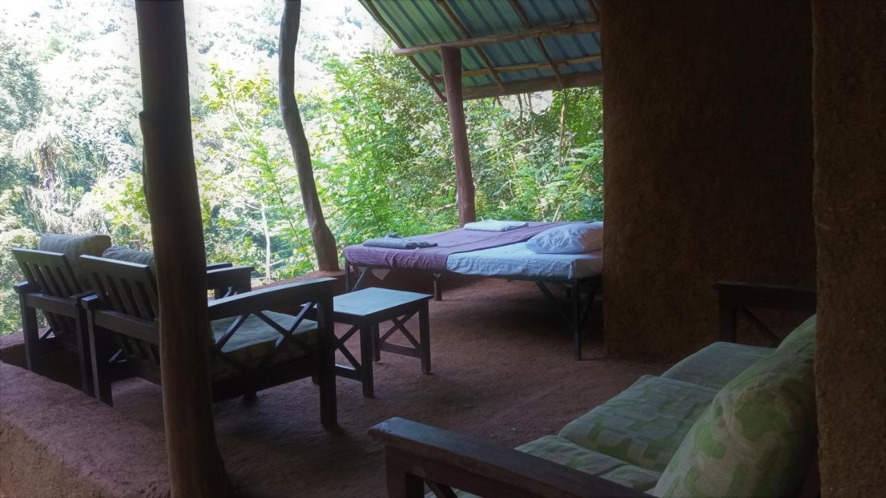 Chalet In The Jungle Pallegama エクステリア 写真