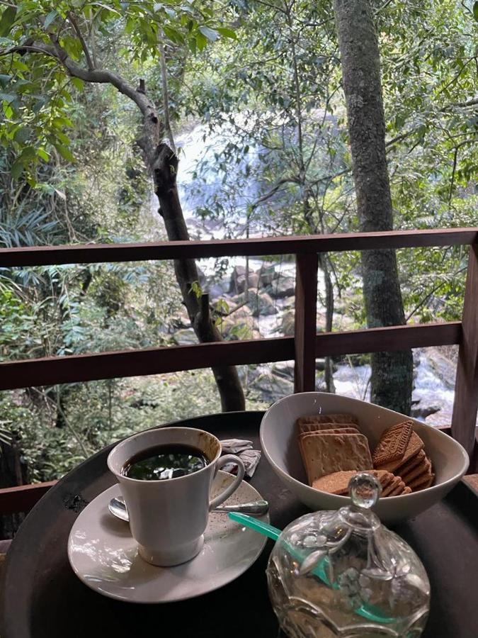Chalet In The Jungle Pallegama エクステリア 写真