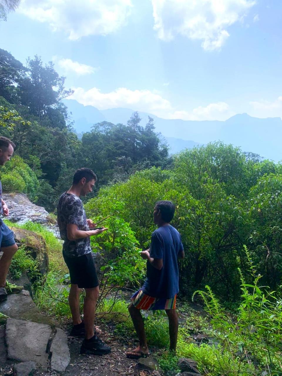 Chalet In The Jungle Pallegama エクステリア 写真
